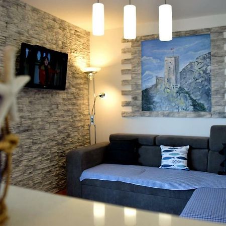 Newly Renovated Apartment "Marin" In The Center! أوميس المظهر الخارجي الصورة