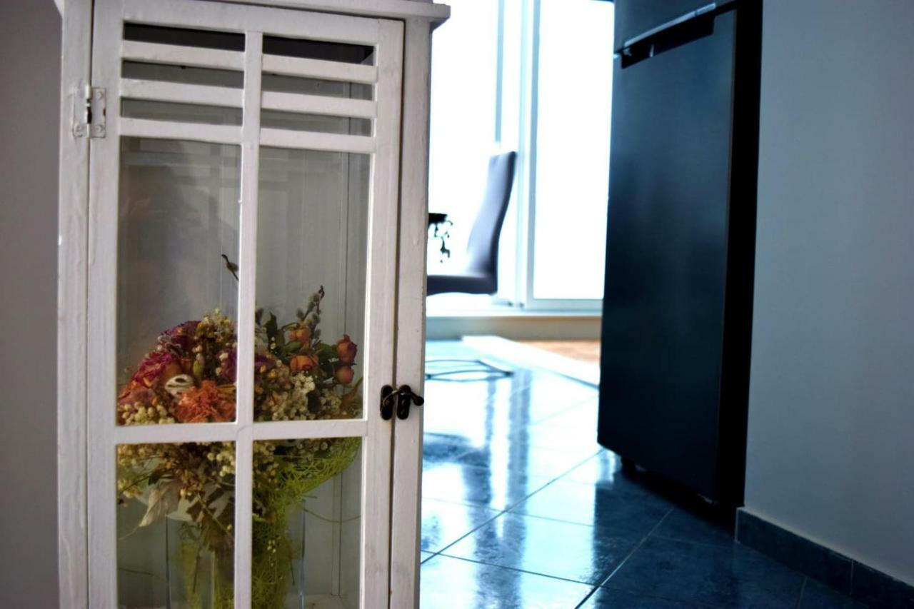 Newly Renovated Apartment "Marin" In The Center! أوميس المظهر الخارجي الصورة