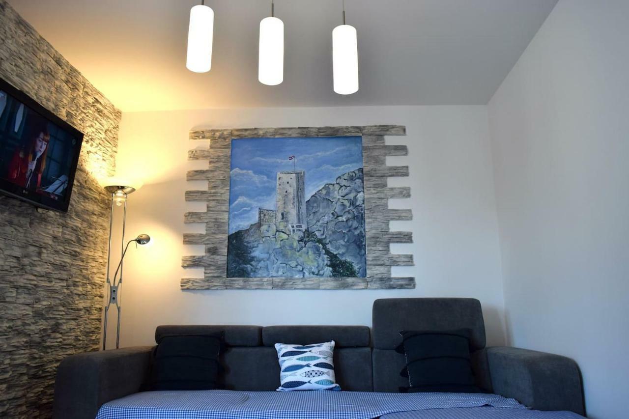 Newly Renovated Apartment "Marin" In The Center! أوميس المظهر الخارجي الصورة