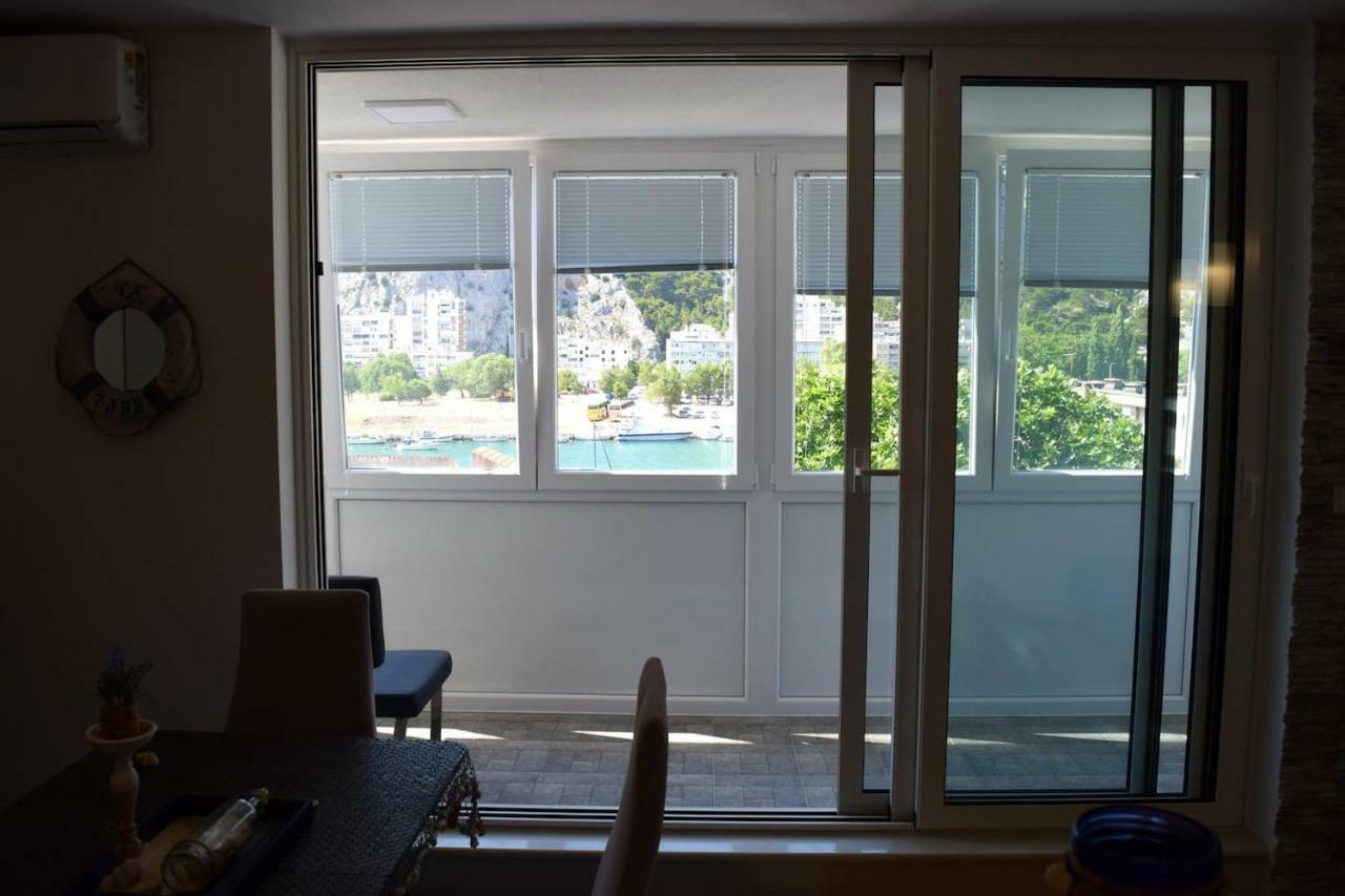 Newly Renovated Apartment "Marin" In The Center! أوميس المظهر الخارجي الصورة