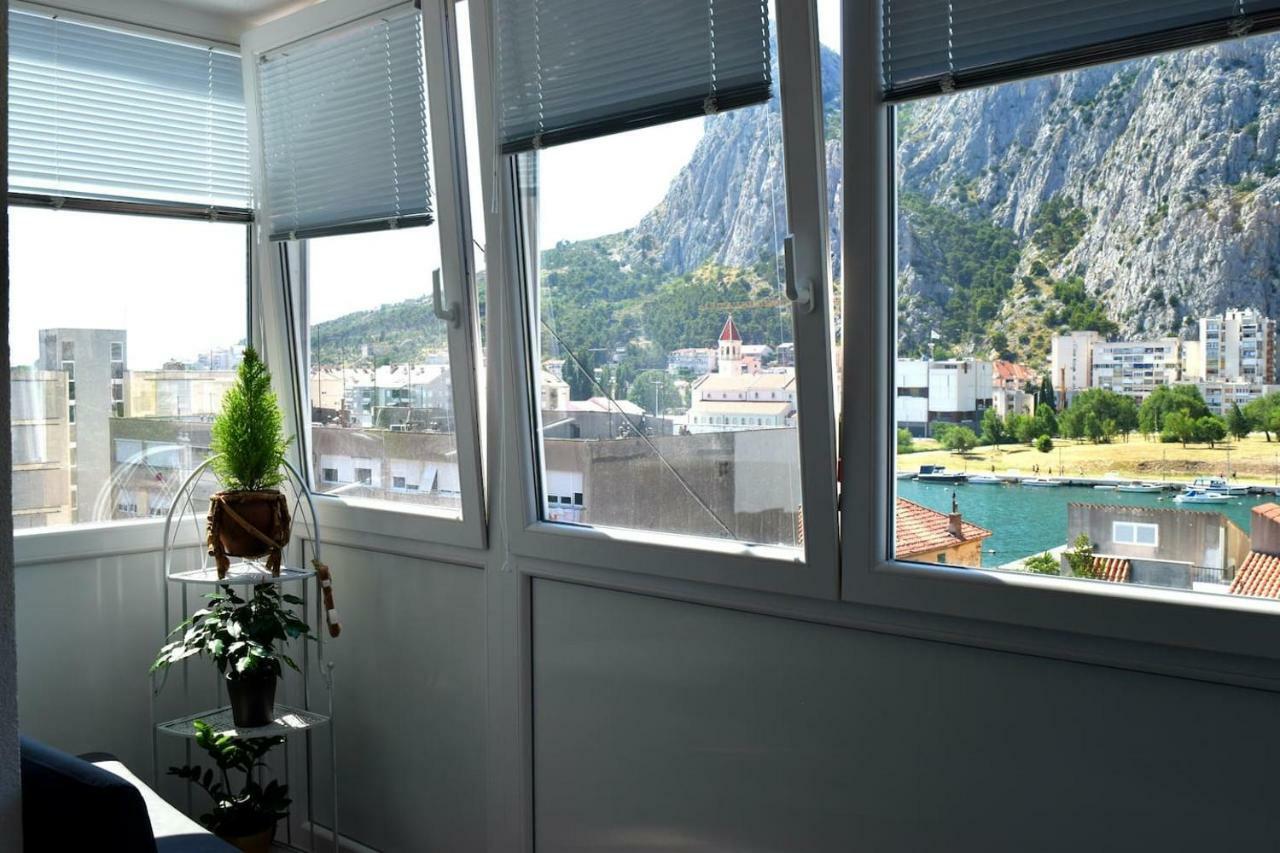 Newly Renovated Apartment "Marin" In The Center! أوميس المظهر الخارجي الصورة