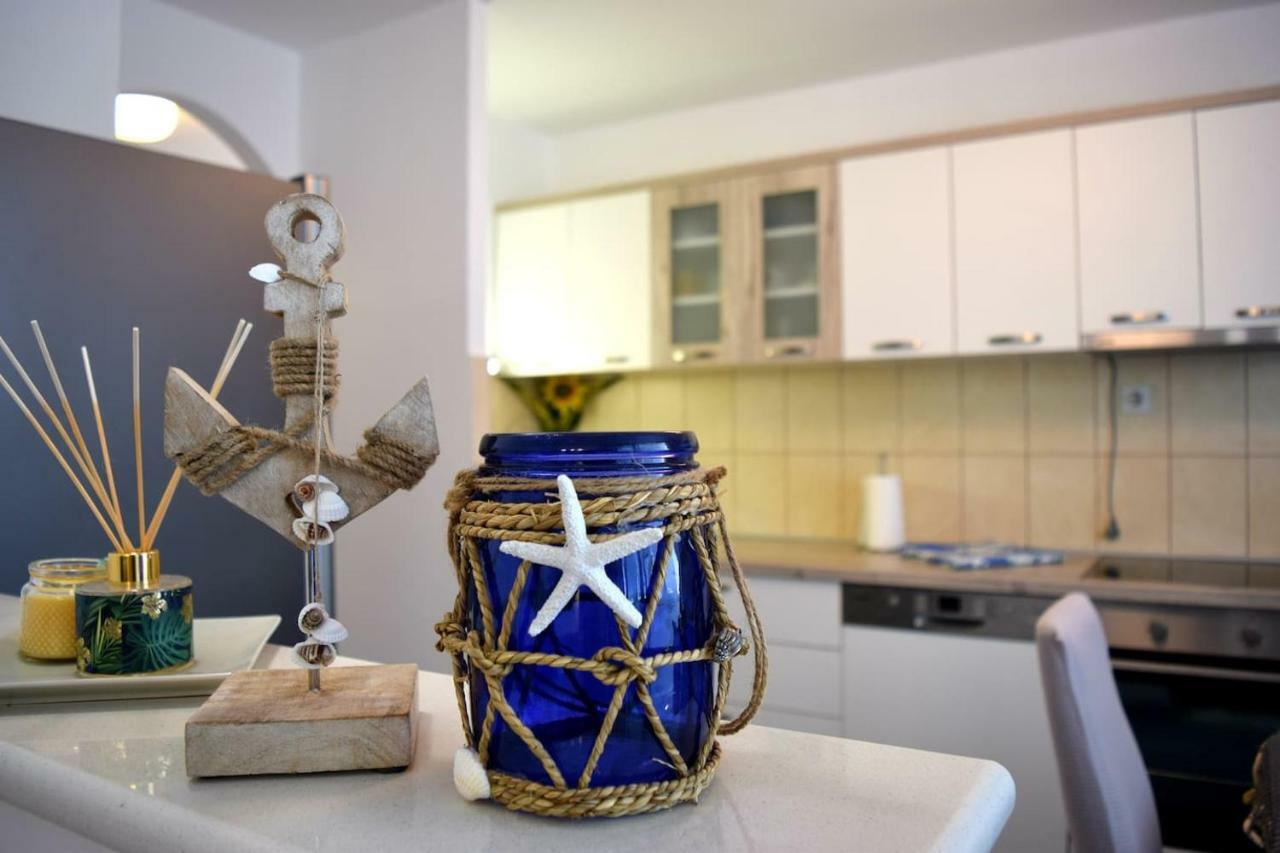 Newly Renovated Apartment "Marin" In The Center! أوميس المظهر الخارجي الصورة