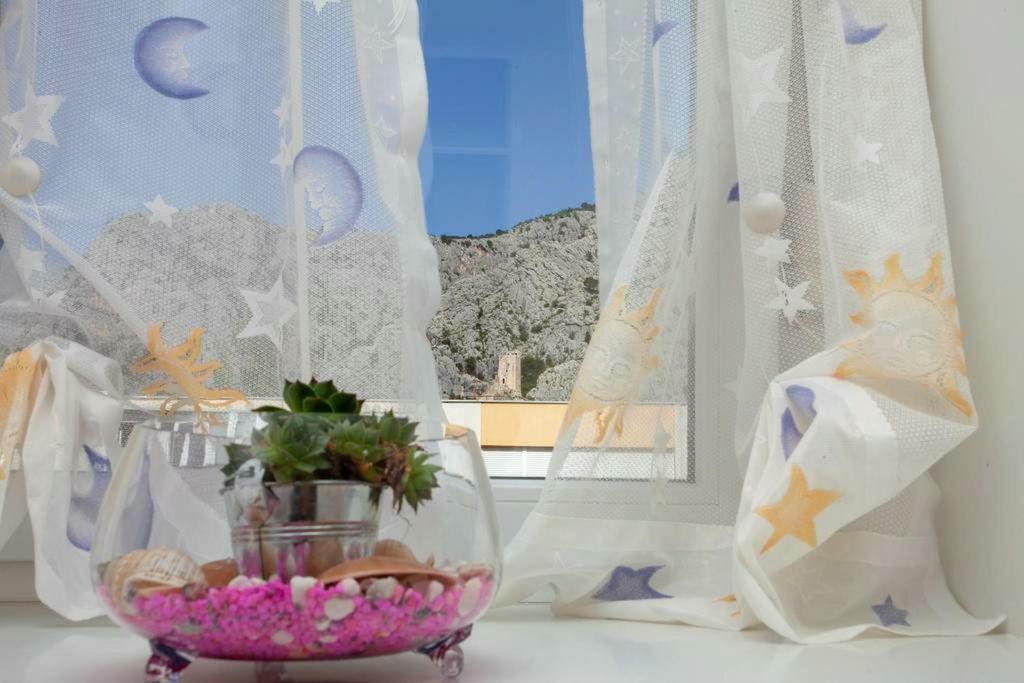 Newly Renovated Apartment "Marin" In The Center! أوميس المظهر الخارجي الصورة