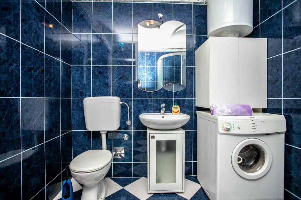 Newly Renovated Apartment "Marin" In The Center! أوميس المظهر الخارجي الصورة