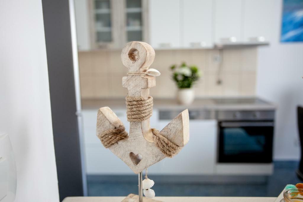 Newly Renovated Apartment "Marin" In The Center! أوميس المظهر الخارجي الصورة