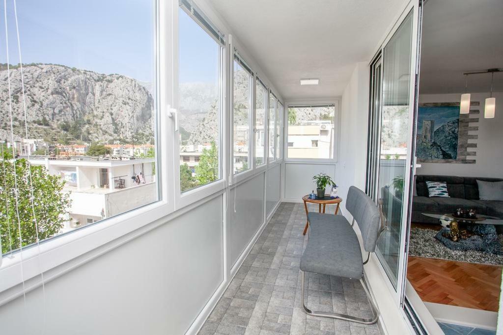 Newly Renovated Apartment "Marin" In The Center! أوميس المظهر الخارجي الصورة