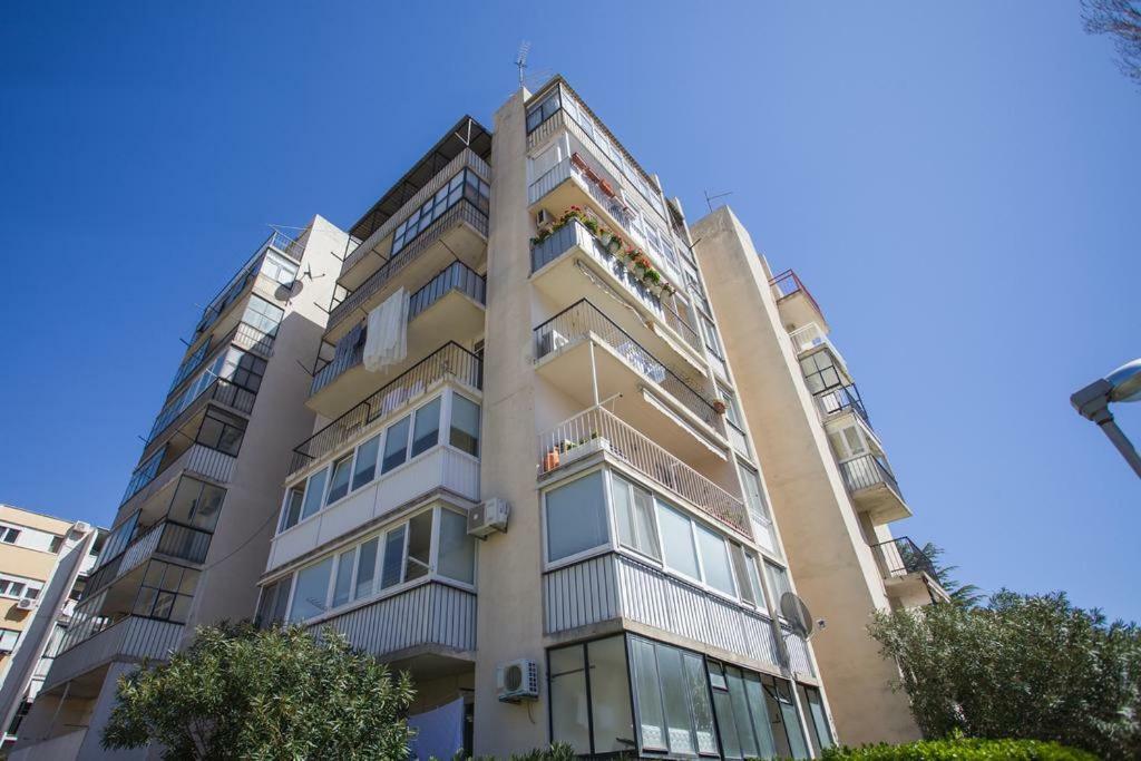 Newly Renovated Apartment "Marin" In The Center! أوميس المظهر الخارجي الصورة